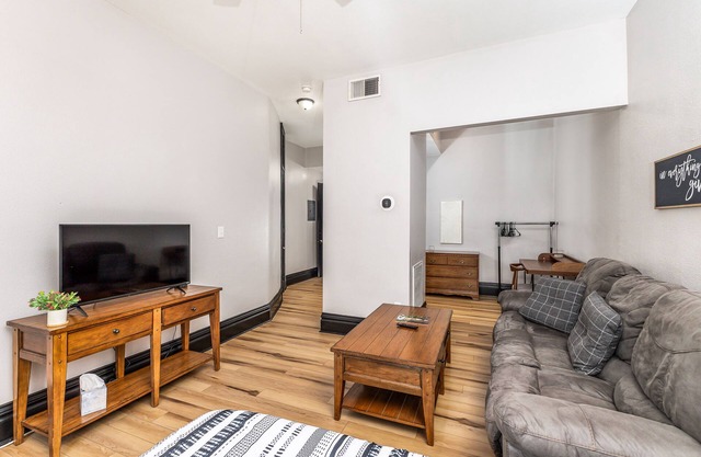Main St. Studio 1BR/1BA