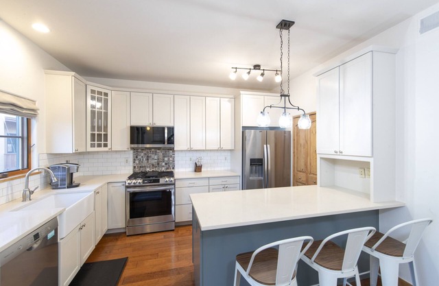 Main Street Carbondale Townhome. Super Convenient.n