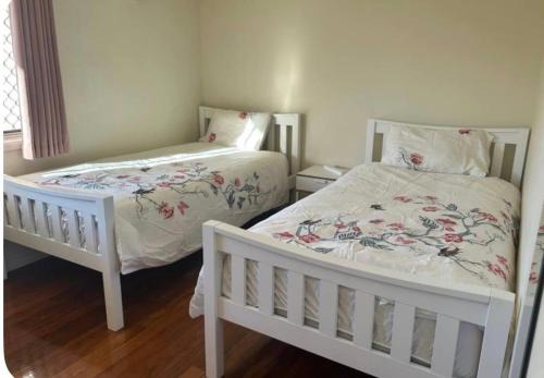 Mains Rd 舒适双人间2张床M2