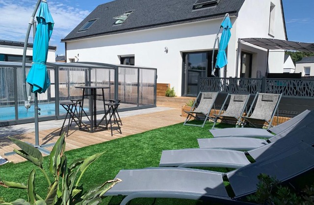 Maison 10 pers en bord de mer avec piscine chauffée toute l'année, spa et hamman