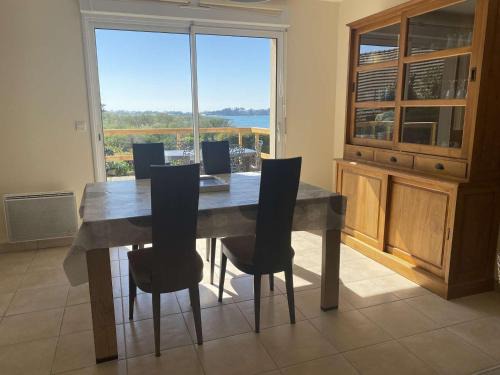 Maison 3* face à la mer avec WiFi, à 200m du littoral, terrasse, parking, et tout confort à Pleumeur-Bodou - FR-1-368-366