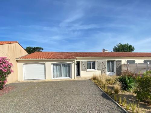 *Maison 3 pièces avec jardin à 350m du bord de mer - Wifi, terrasse, parking* - FR-1-231-220