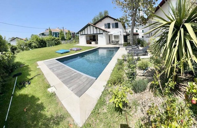 Maison a Deux pas de Biarritz, Piscine Chauffée, Boulodrome