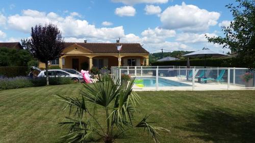 Maison avec piscine privée à Siorac en Périgord
