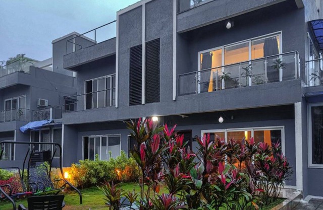 Maison Calme 3BHK Jacuzzi Villa - Lakhani Estates