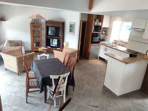 Maison calme avec jardin près plage, 6 pers, à Le Tour-du-Parc - FR-1-639-117