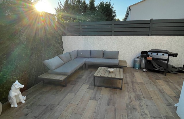 Maison Calme Avec Jacuzzi Extérieur Près de la Montagne et la mer