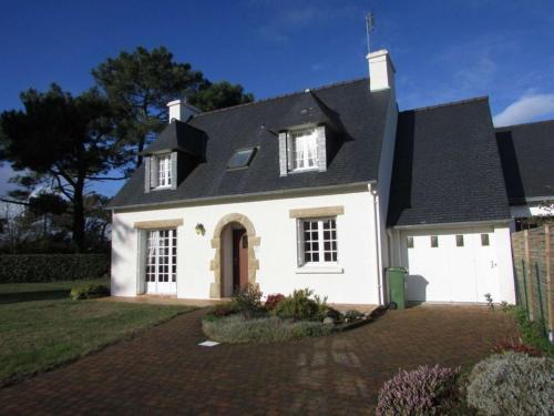Maison calme près des plages de Kerhilio, 90m², 4 chambres, jardin, parking privé, animaux acceptés. - FR-1-479-1
