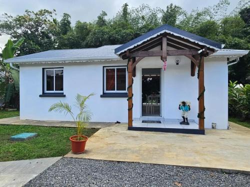 Maison cosy à Lamentin, 20m², climatisation