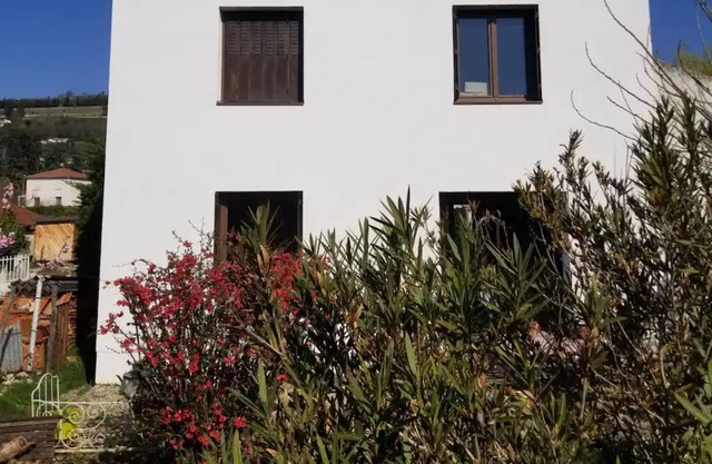 'Maison De Ville' with Small Garden, Private Terrace and Wi-Fi