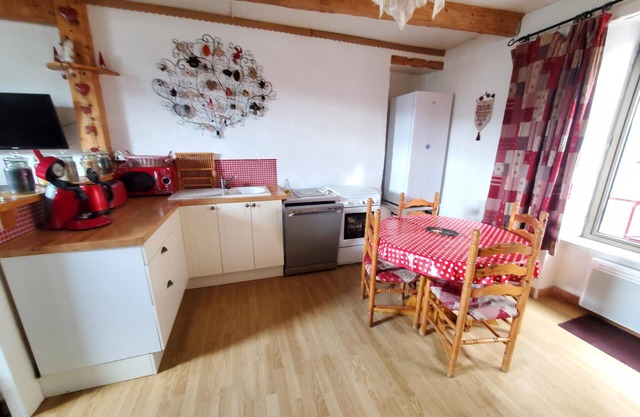 Maison Cosy et chaleureuse (Chabrit 4)