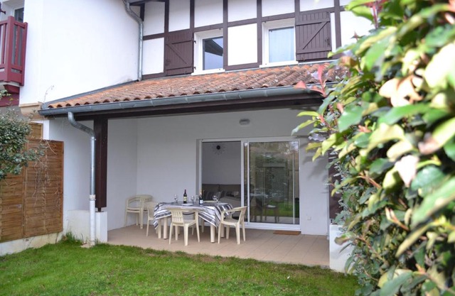 Maison Lore Mendi Amotz