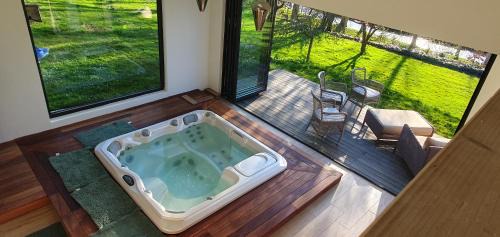 Maison Normande au bord de rivière avec spa et sauna