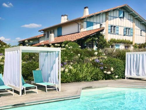 MAISON PISCINE JARDIN CALME PROCHE BIARRITZ PLAGE et GOLFS