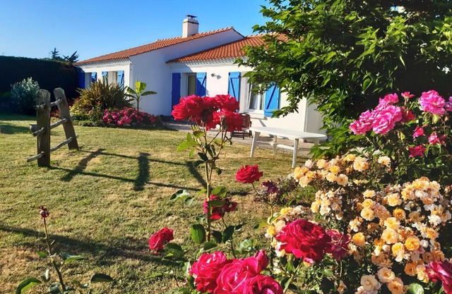 Maison récente avec jardin, 4 chambres, proche mer et commerces à Bouin - FR-1-426-129
