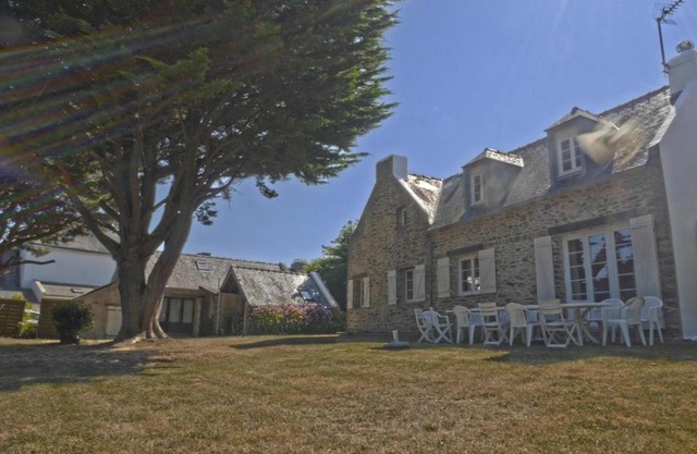 Maison spacieuse à 900m de la plage avec grand jardin et annexe, idéale pour familles nombreuses - FR-1-418-22