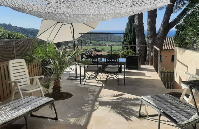 Maison Tout Confort, Grande Terrasse vue Mer, Proche de St-tropez