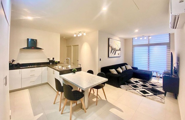 Majestic Apt/BBQ/Gym/Arena MTY/Wi-fi/Parking