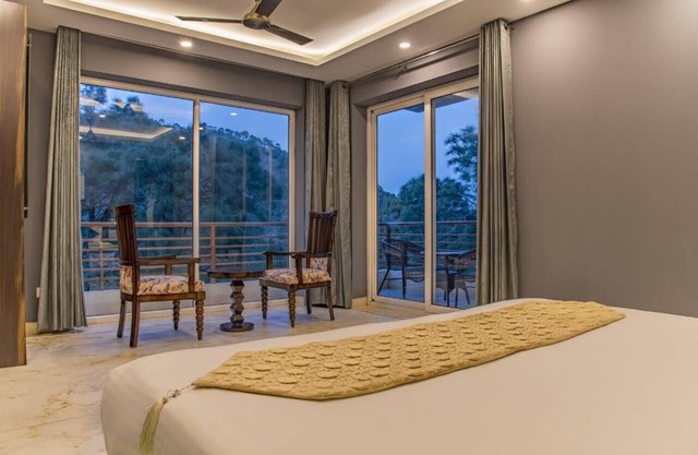 Majestic Pines | Mesmerizing Hill View Full Villa