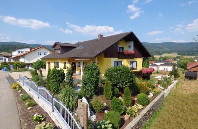 Malerische Wohnung mit Balkon