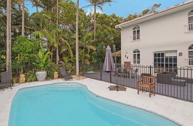 Malibu Beach House - 124 Chepana St Lake Cathie