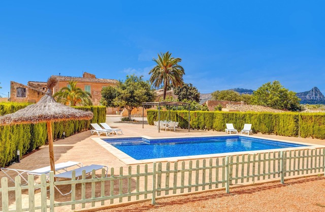 Mallorcan Country House with Wi-Fi, Pool, Terraces & Air Conditioning; Parking Available
