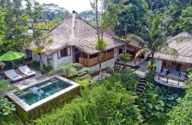 Mambo, Luxury 2 Bedroom Villa, Feature Gardens, Near Ubud