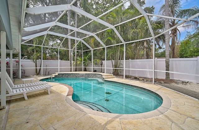 Manatee Cottage - Private Pool, Tropical Oasis!