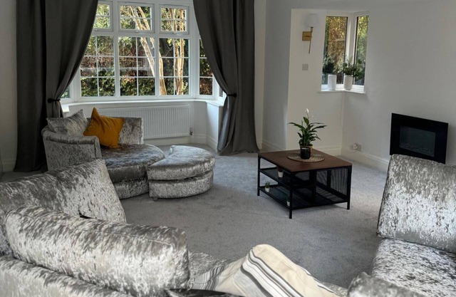 Manchester City Oasis - Spacious 5 Bedroom House