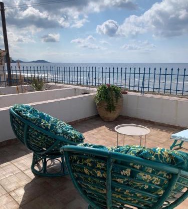 Mani Seaside Home
