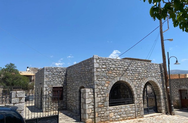 Mani Spot in Stavri