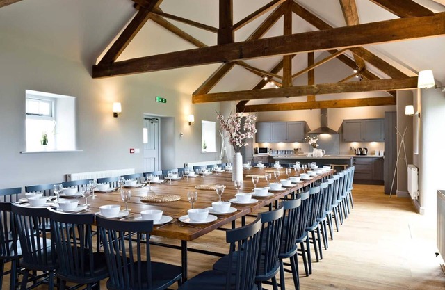 Manifold Farm, luxury exclusive use venue with 2 games rooms, close to Wirksworth