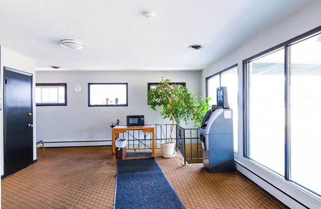 Manor Motel By OYO Near Oak Brook/Chicago Westchester