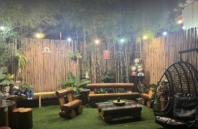 Manora Apartments and Guest House