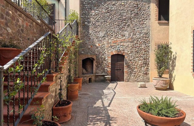 Mansion 1848-Volta Mantovana (Guesthouse-6 rooms)
