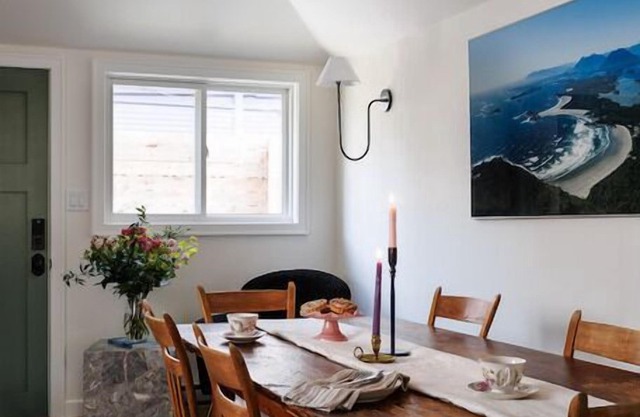 Maplewood Cottage: English Charm, West Coast Soul.