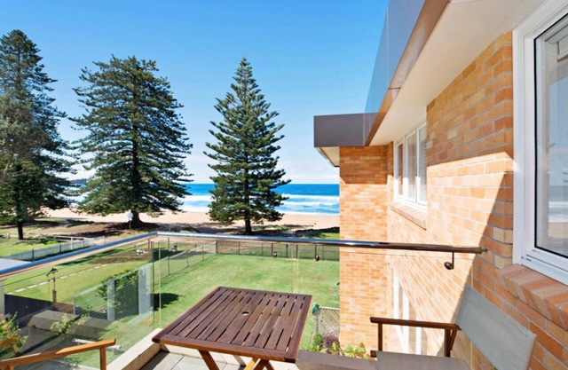 Marese 12 - Beachfront Unit
