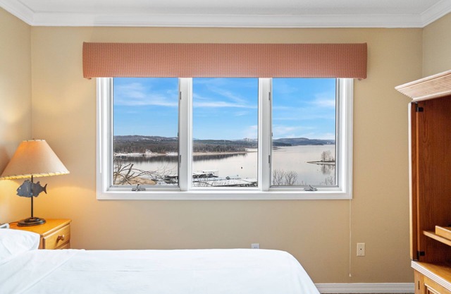 Marina Oasis: Two Bedroom Condo with Boat Rentals