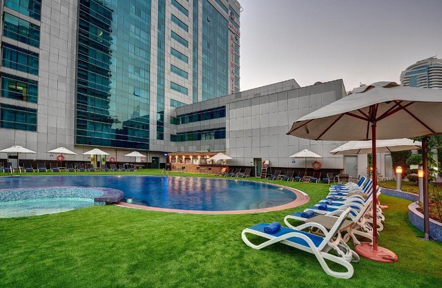 Marina Hotel 
