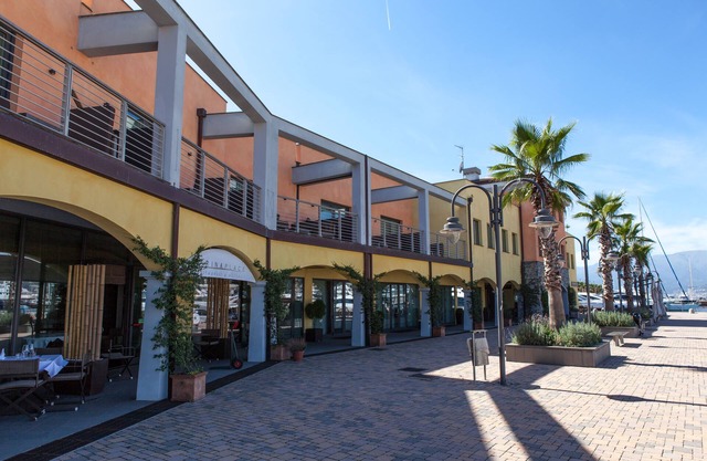 MarinaPlace Resort & Spa