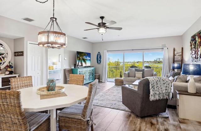 Mariner's Pointe 701