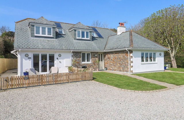 MARINERS REST, pet friendly, country holiday cottage in Gorran Haven