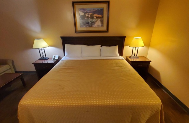 Marion Gray Plaza Motel