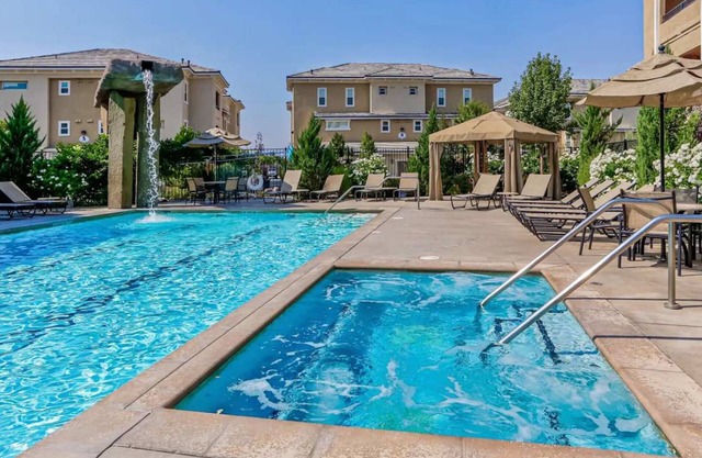 Marketing in Reno With 2 Bedrooms and 2 Bathrooms
