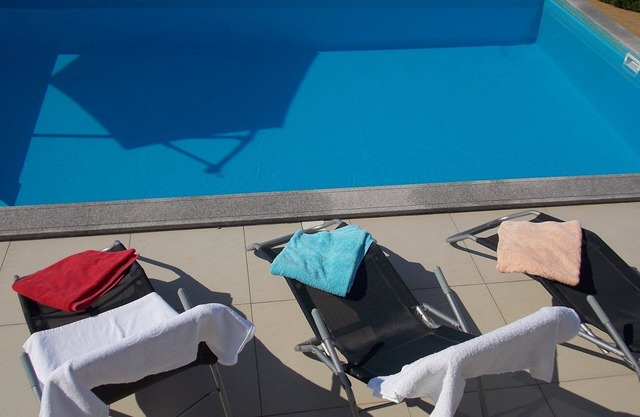 Markle - Swimming Pool and Sunbeds - A4