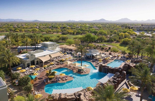 Marriott's Canyon Villa 2 BR Phoenix New Years Eve! Neighbors the JW Marriott.