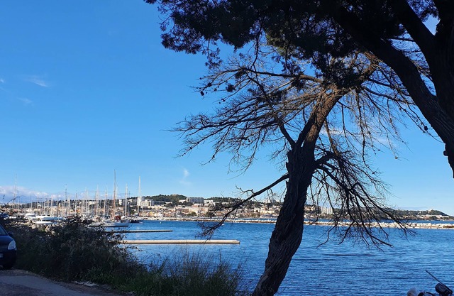 Martigues, superb studio (2)opposite the Etang de Berre