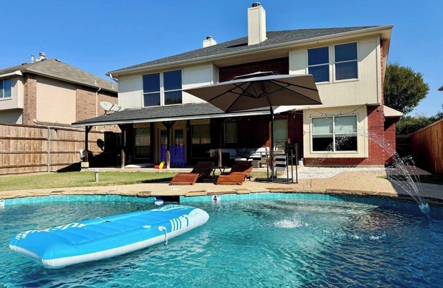 Massive 6BR Home | Near Denton, UNT & Lake Fun!