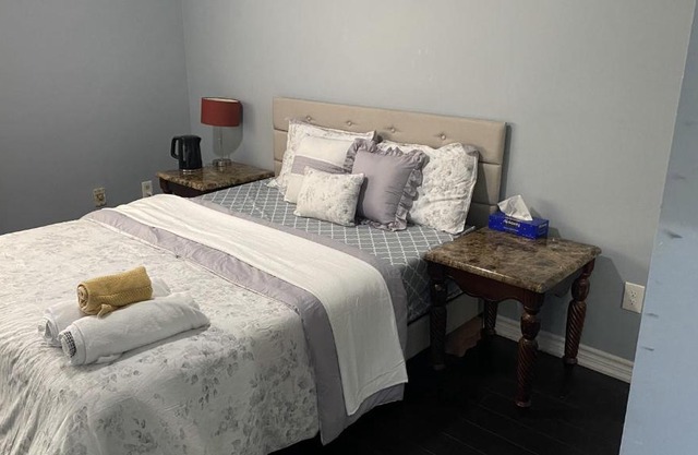 Masterbedroom with Private washroom