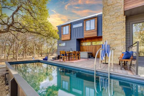 Maverick by AvantStay Pool Hot Tub Game Room